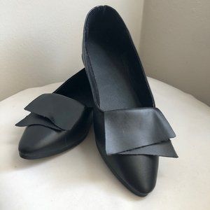 Black & Goldtone Heel Two-Tier Accent Kitten Heel